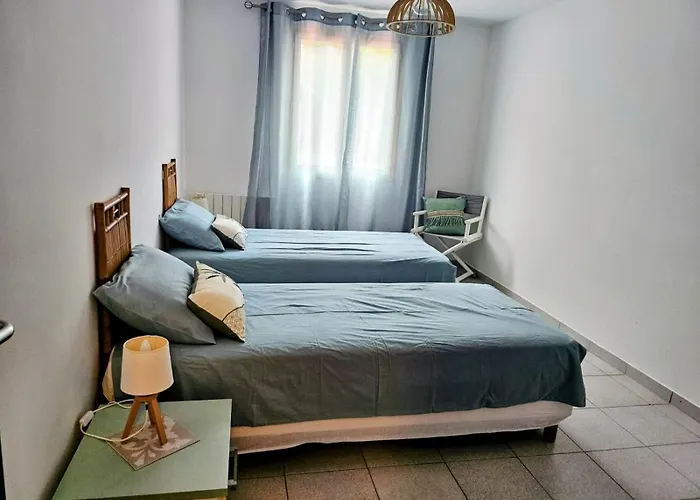 Cap Corse Dans Un Nid De Verdure